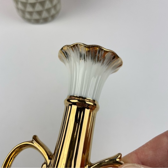 Royal Crown Gold White Vase Home Decor Accent - Picture 4 of 8